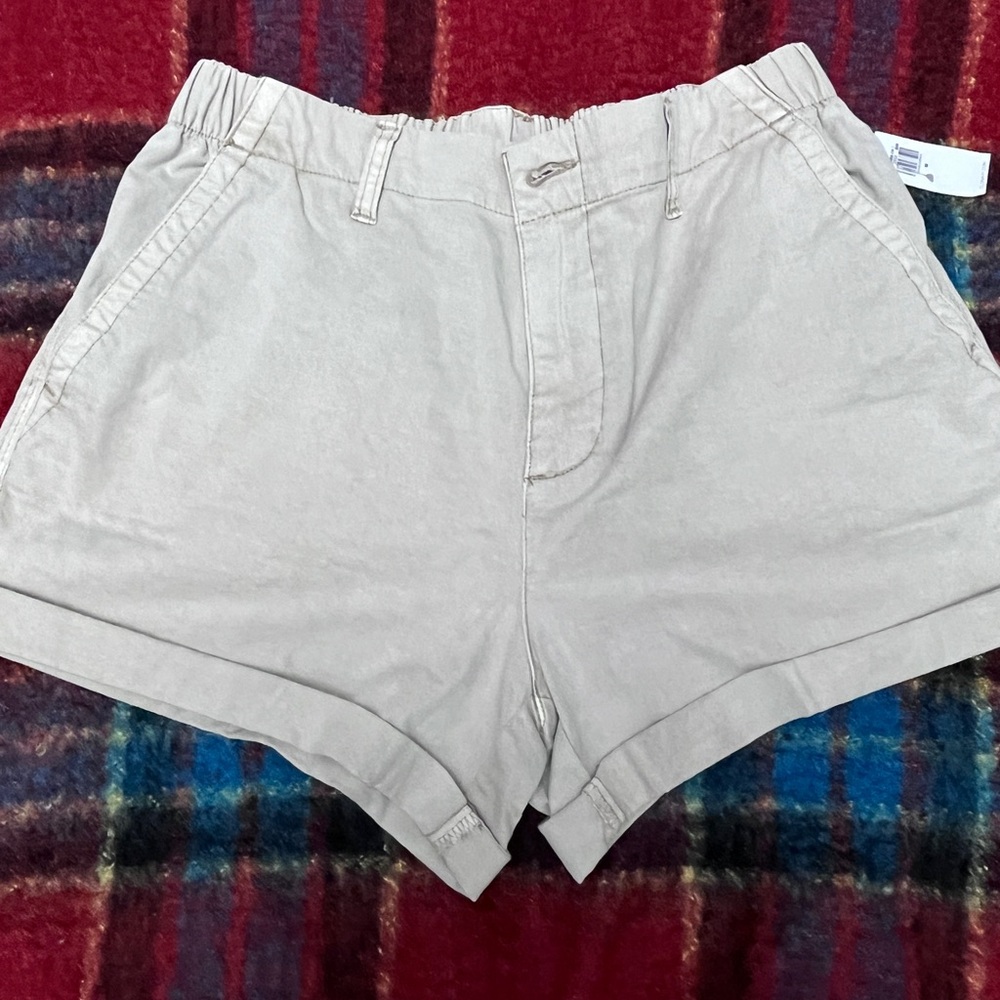 Old Navy Lightweight Khaki Shorts Medium - Picture 12 of 14